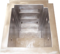 STAINLESS STEEL COLD PLUNGE POOL  WITH RECESSED INTERIOR LADDER