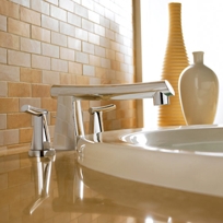 Green Tea ™ Deck-Mount Tub Filler